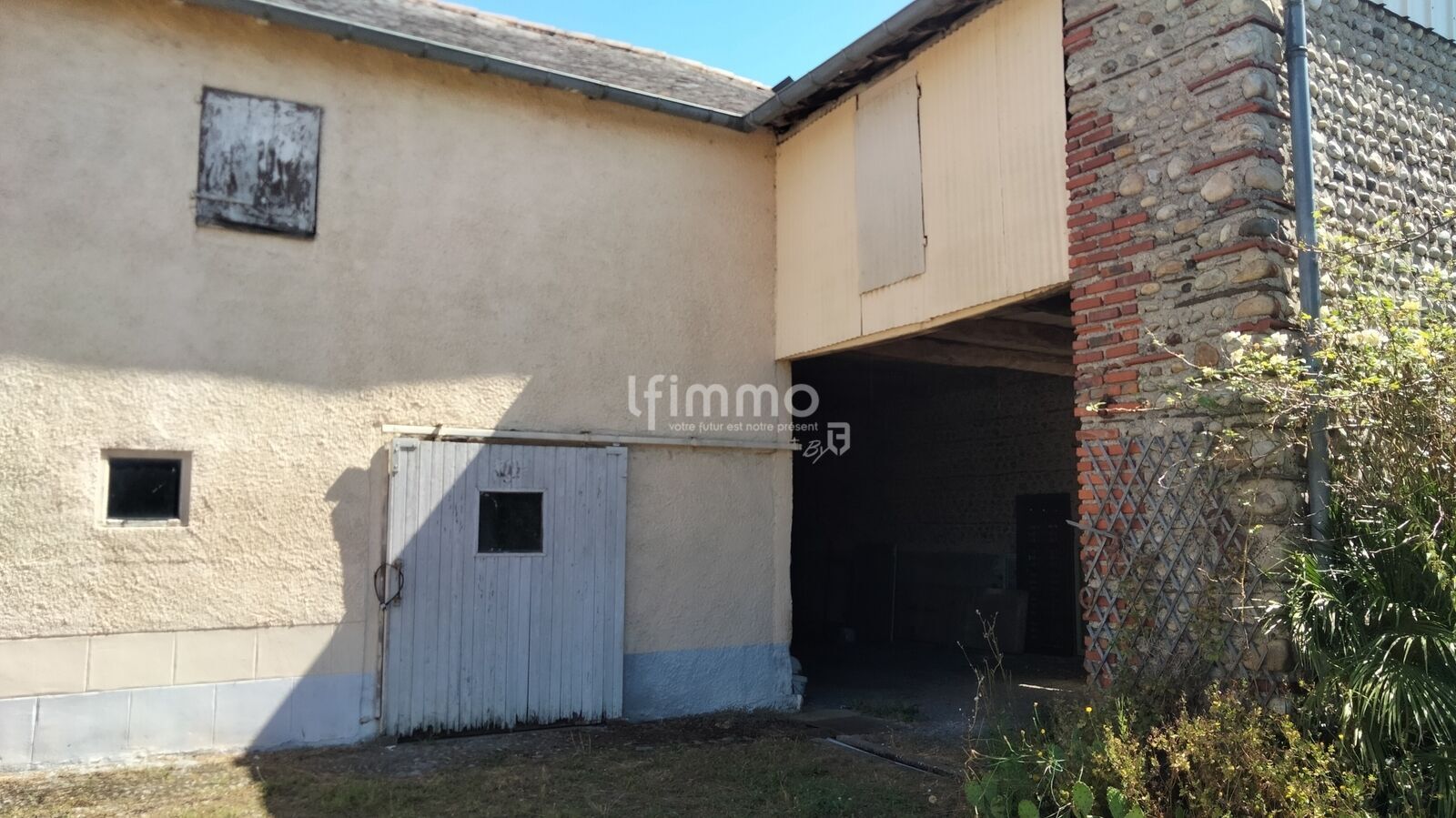 Corps de ferme à rénover aurilhan - accés grange