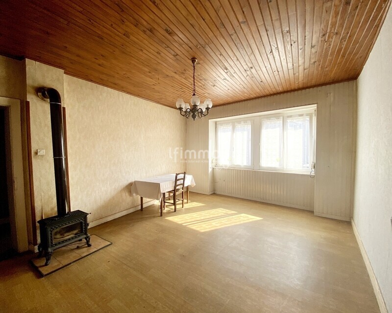 Appartement traversant 142 m² à rénover - Img 5099