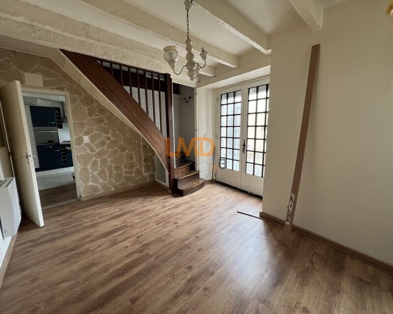 Maison Firmi 69000 € dont bouquet de 35 000 € - Salon 1.2