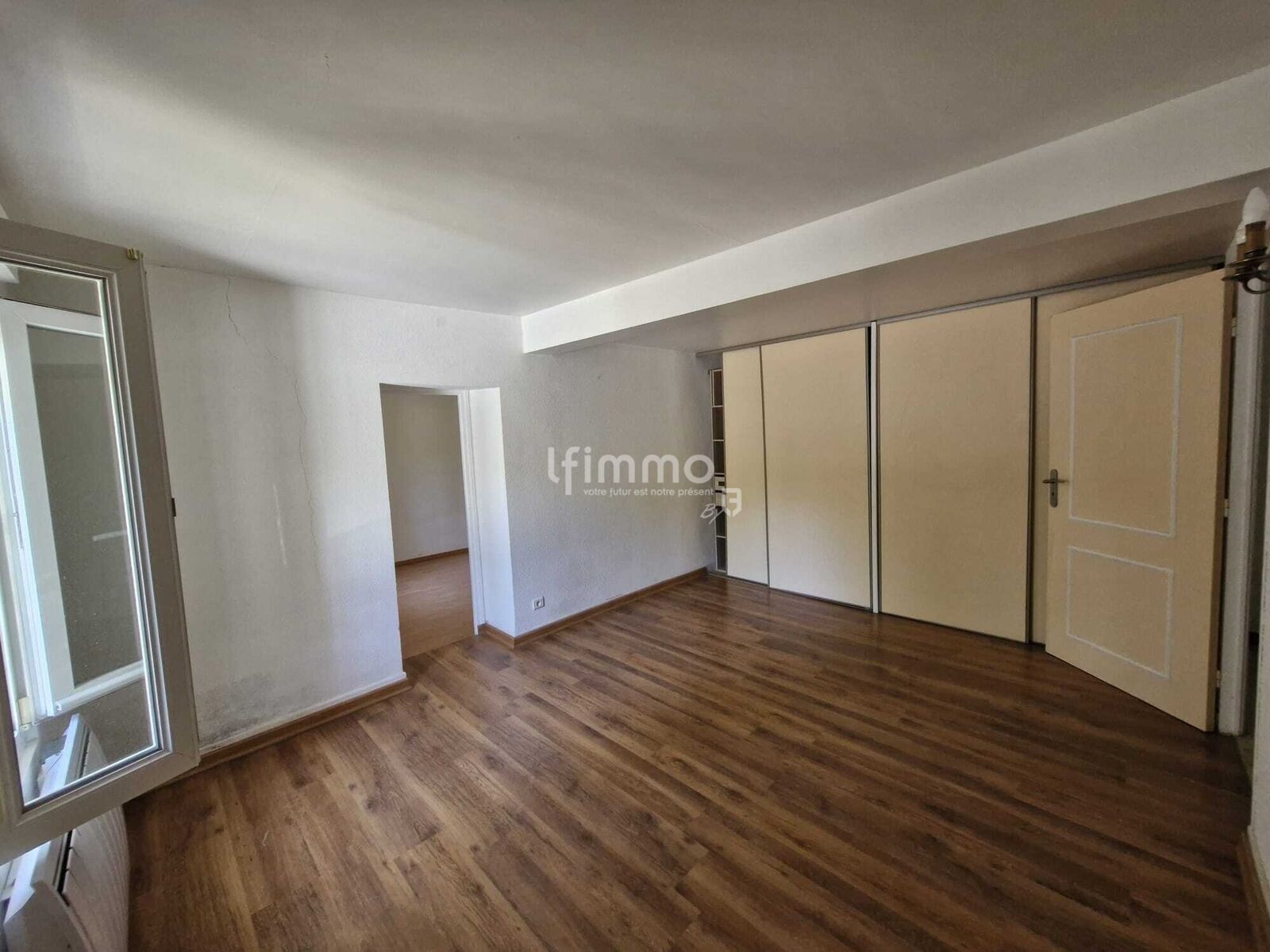 Corps de ferme à rafraichir en bordure de ruisseau ! - 0859f04b-0aa3-409d-ac0b-5cc50be7a2b3