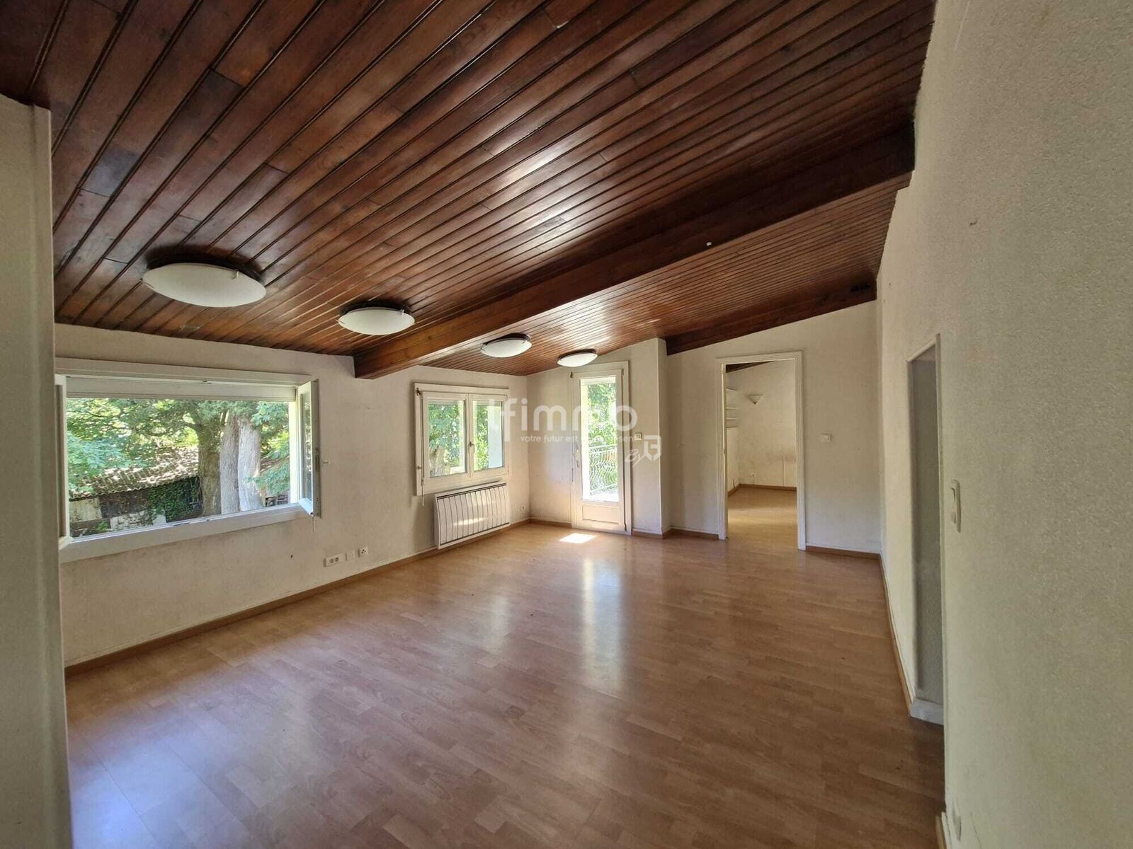 Corps de ferme à rafraichir en bordure de ruisseau ! - 10bb66f6-8b0c-4e51-9eb0-4be47969d07a