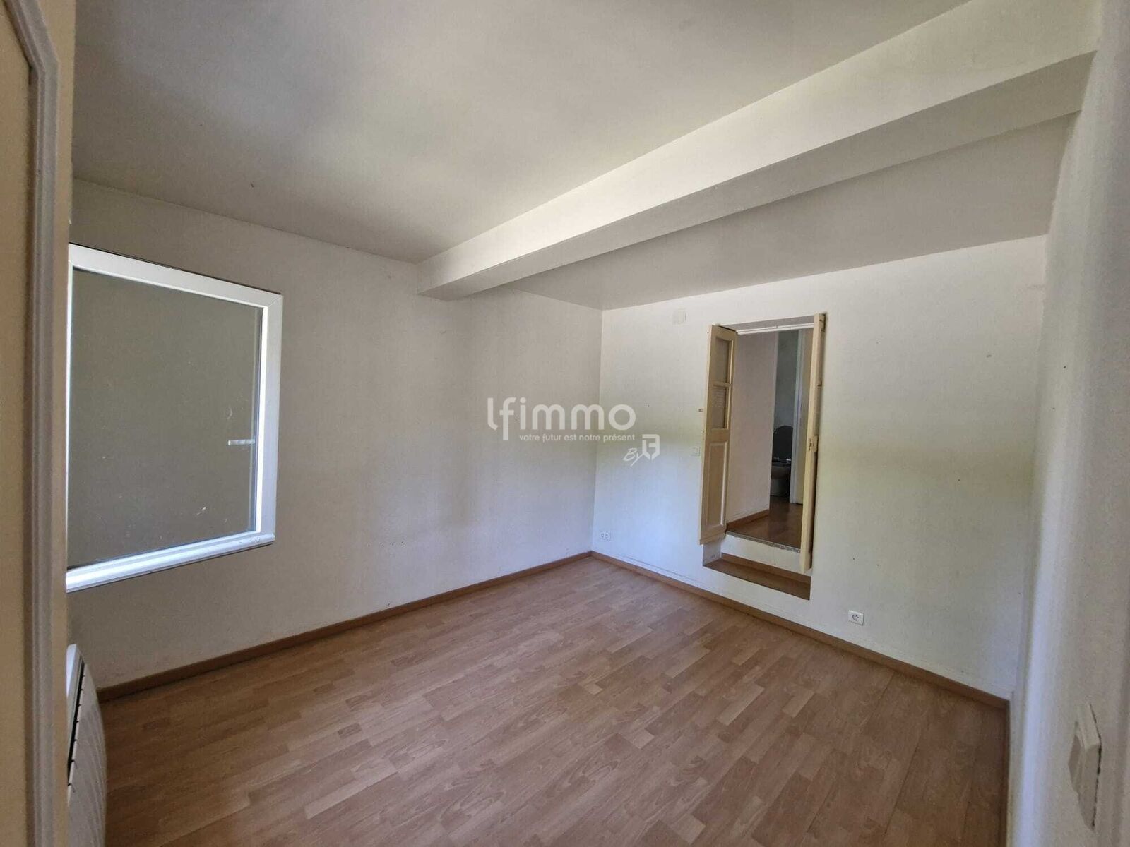 Corps de ferme à rafraichir en bordure de ruisseau ! - 49155aa3-18c5-4110-a4e0-267ee864616f