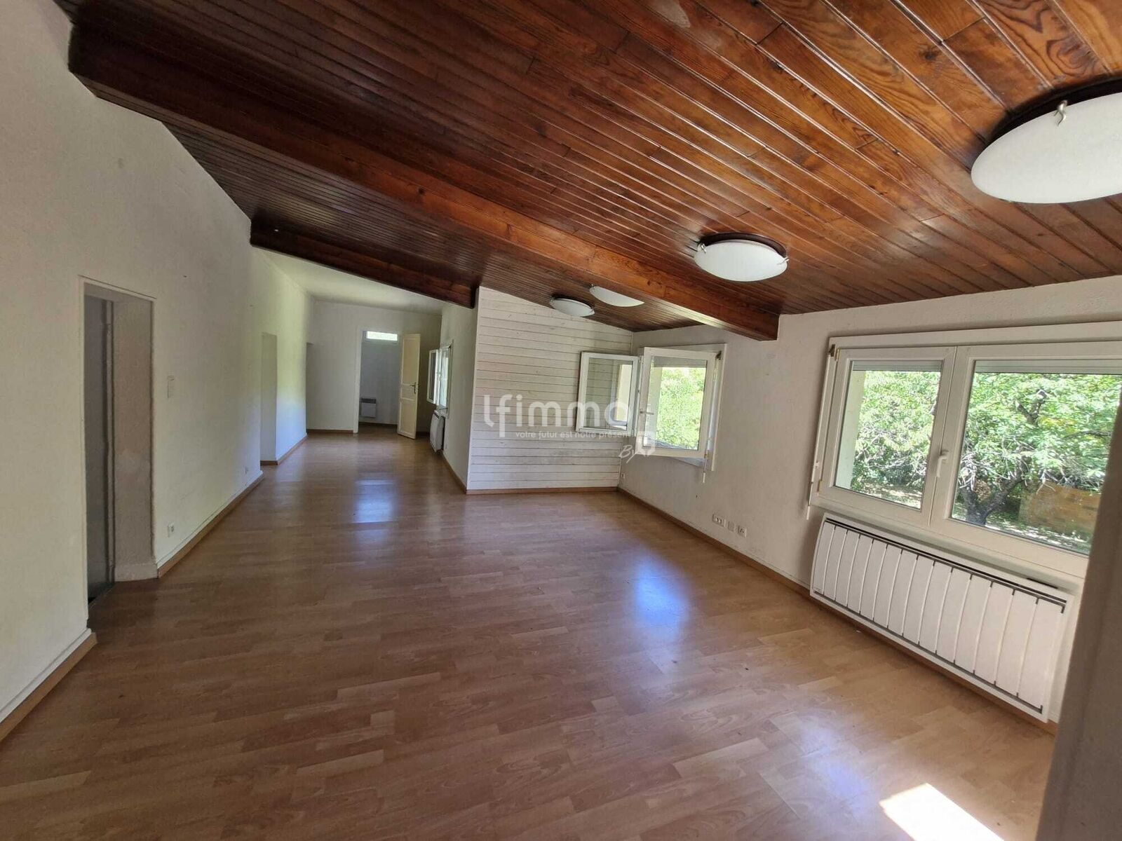 Corps de ferme à rafraichir en bordure de ruisseau ! - 801abe17-2f63-4a1c-9a95-dfe62cd2fa43