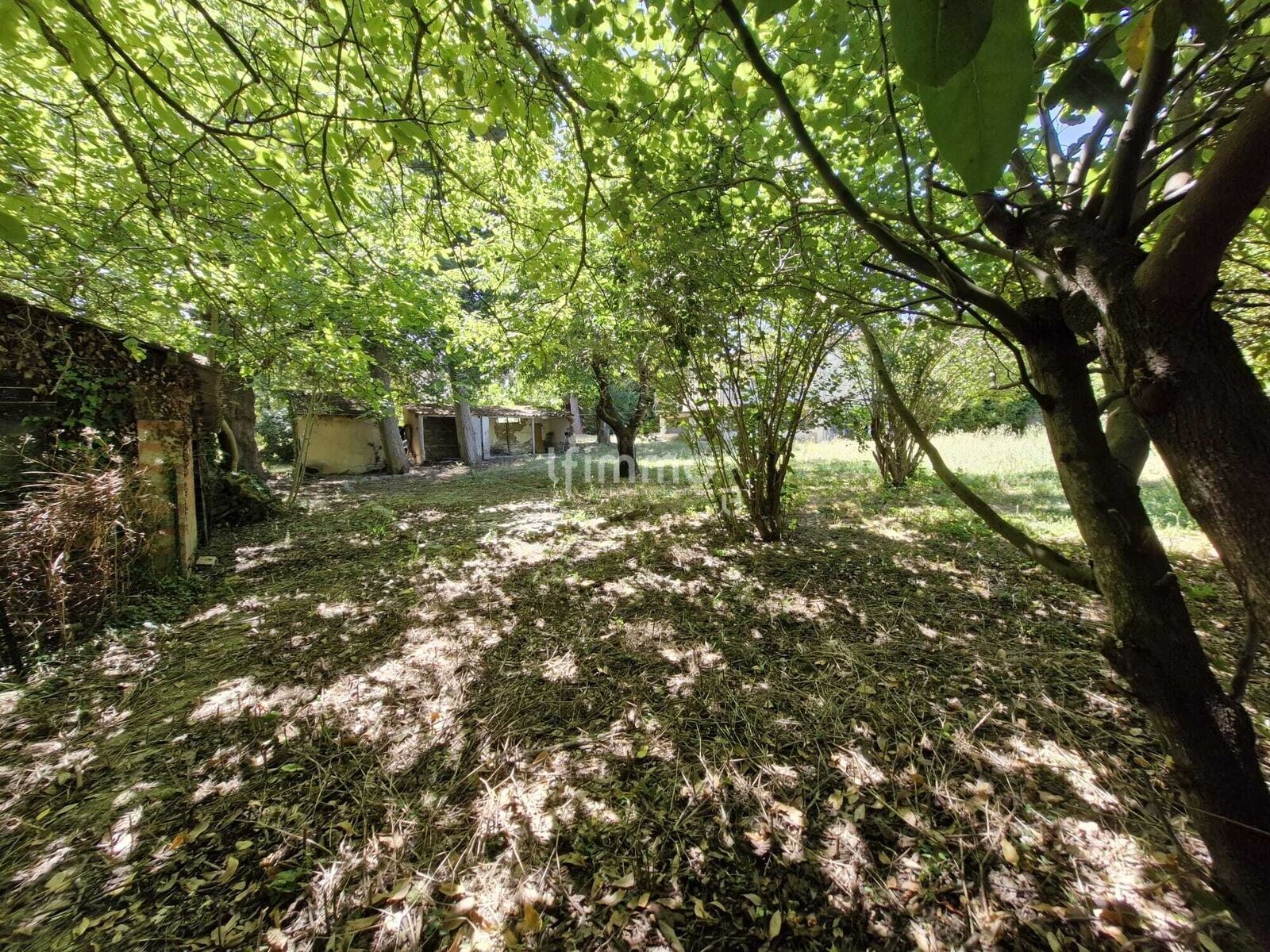 Corps de ferme à rafraichir en bordure de ruisseau ! - 14e62833-96b8-4f31-9921-32c84d419642