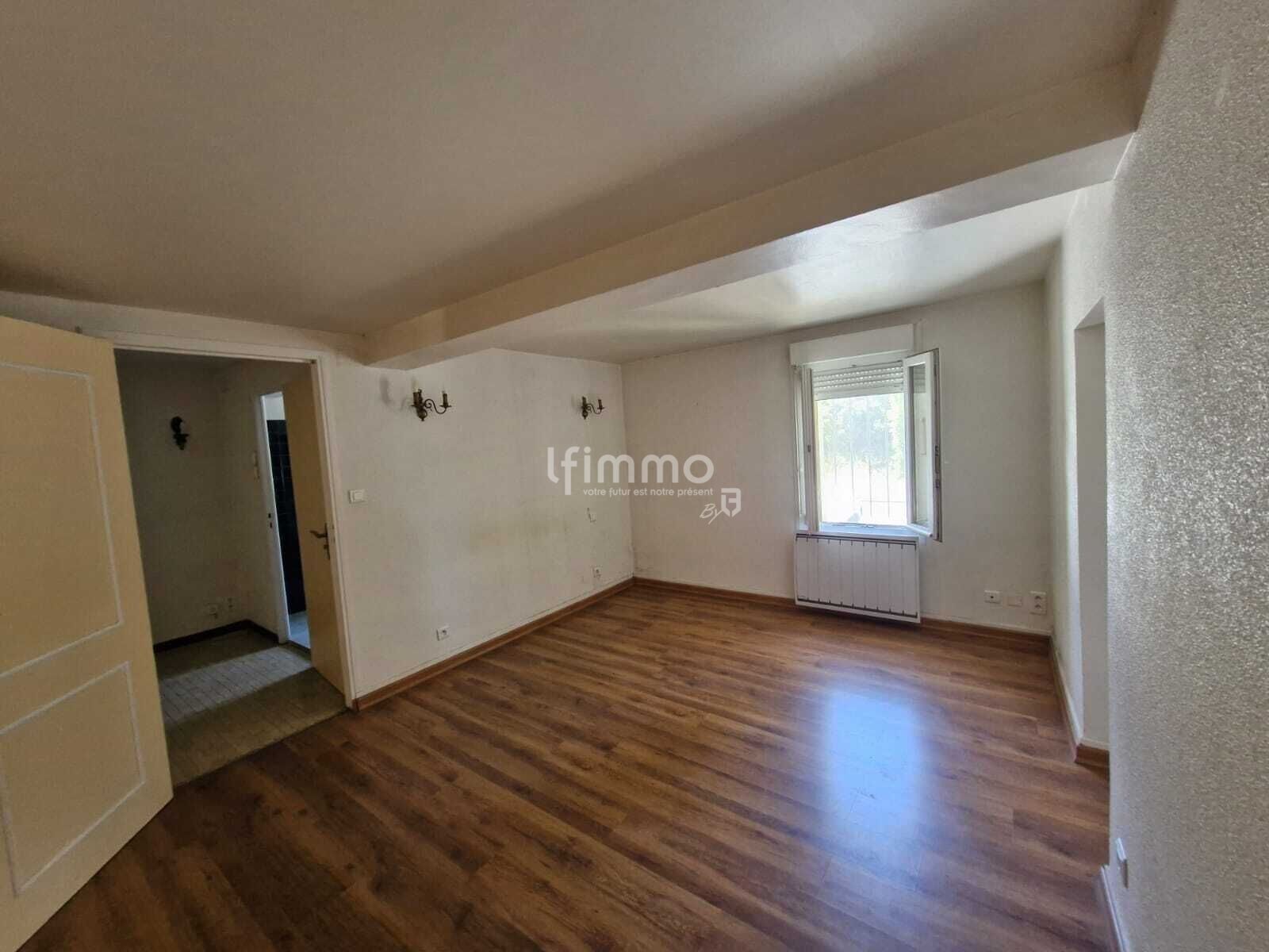 Corps de ferme à rafraichir en bordure de ruisseau ! - Cae96b06-3e3e-4e20-87db-0531e0685c68