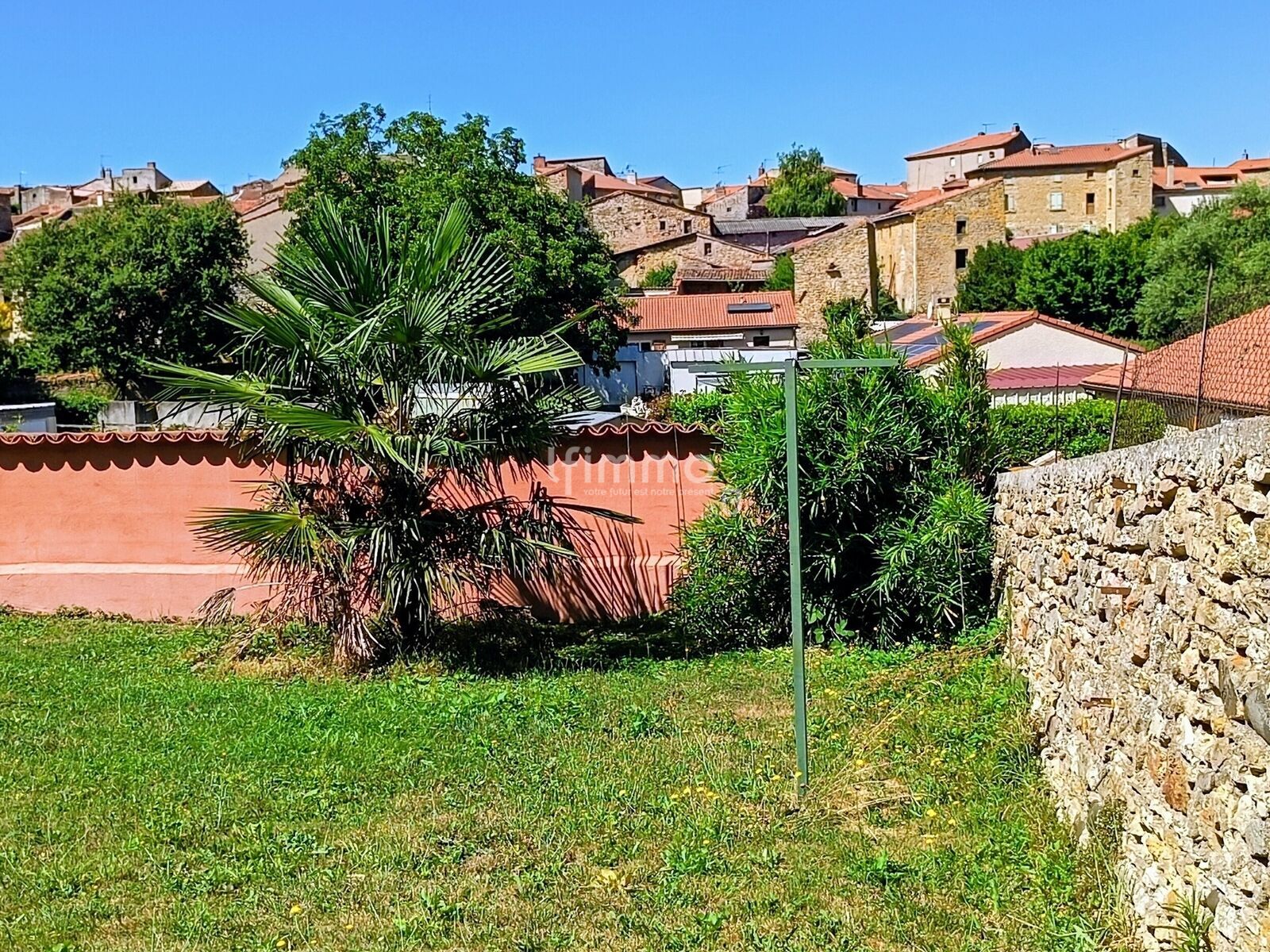 Maison XIXème en pierres ! - Vue de la salle à manger d'été