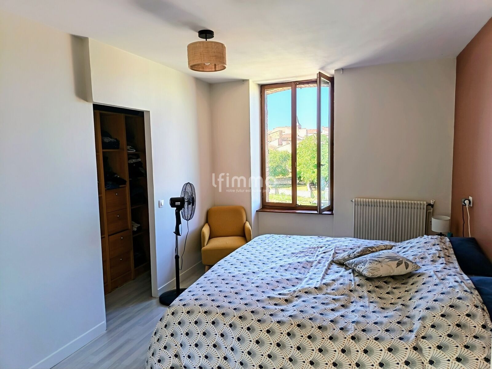 Maison XIXème en pierres ! - La chambre parentale avec son dressing