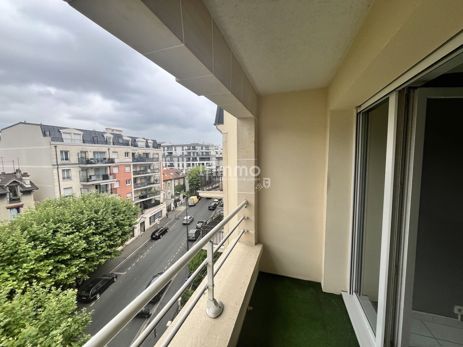 Studio proche métro - Img 8856