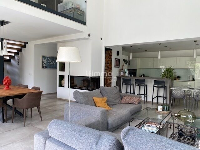 Maison d'architecte de 410m2 sur un terrain divisible de 910m2 - Img 8719