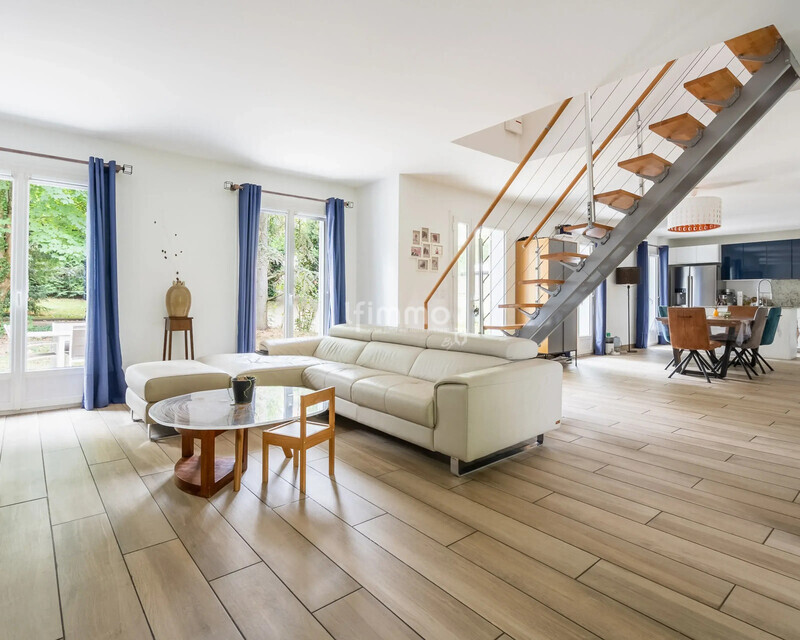 Le Raincy- Maison 200m2 + sous-sol total- 9P/5CH- Terrain 900m2 - Espace de vie