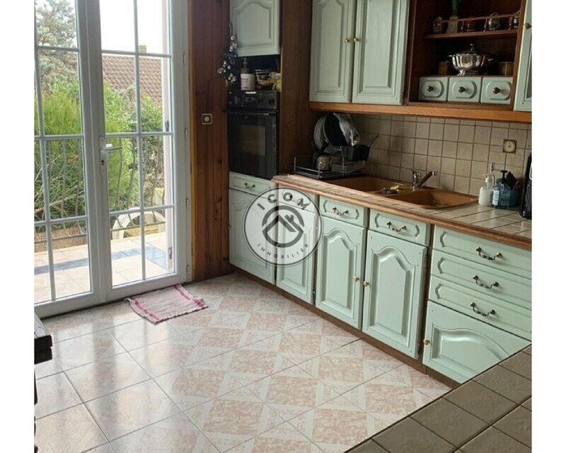 Maison 3 chambres avec grand sous-sol sur terrasse Sud-Est - Cuisine boin coin