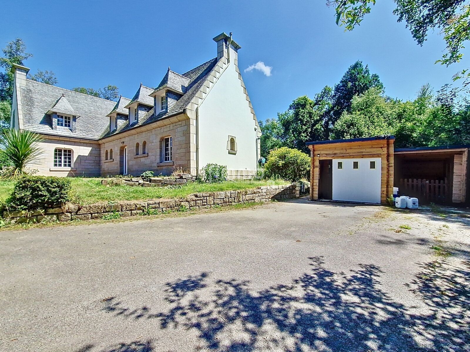 Maison de 235 m² à Cast 29150 - Extérieur  12