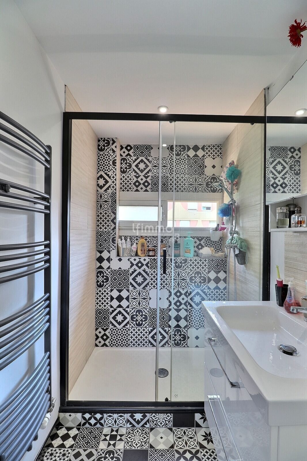 Agréable T3 traversant et lumineux avec balcon - Salle d eau