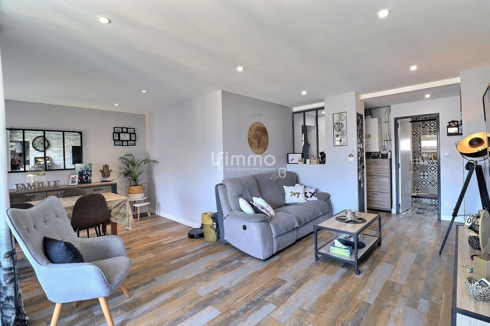 Agréable T3 traversant et lumineux avec balcon - Salon 1