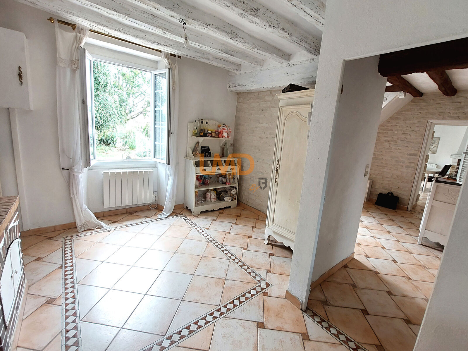 Donnemarie-Dontilly, Maison en pierre, sur terrain clos de murs - 8