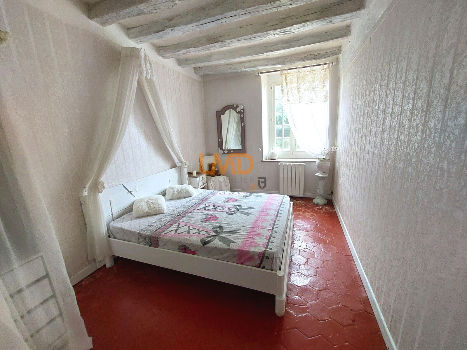 Donnemarie-Dontilly, Maison en pierre, sur terrain clos de murs - 12