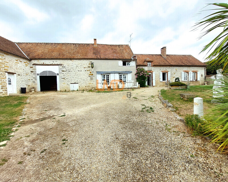 Donnemarie-Dontilly, Maison en pierre, sur terrain clos de murs - 1.1