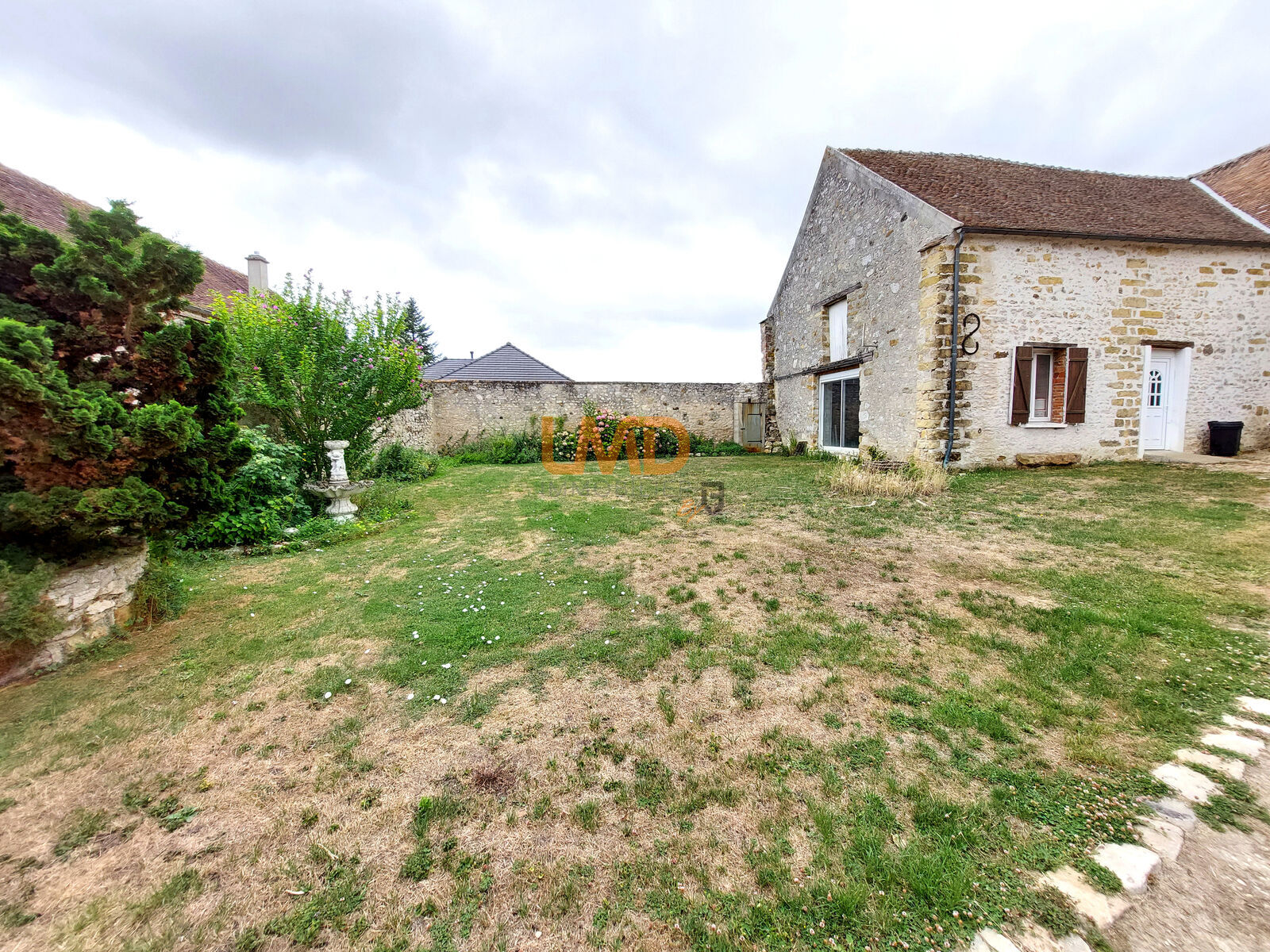 Donnemarie-Dontilly, Maison en pierre, sur terrain clos de murs - 3.1