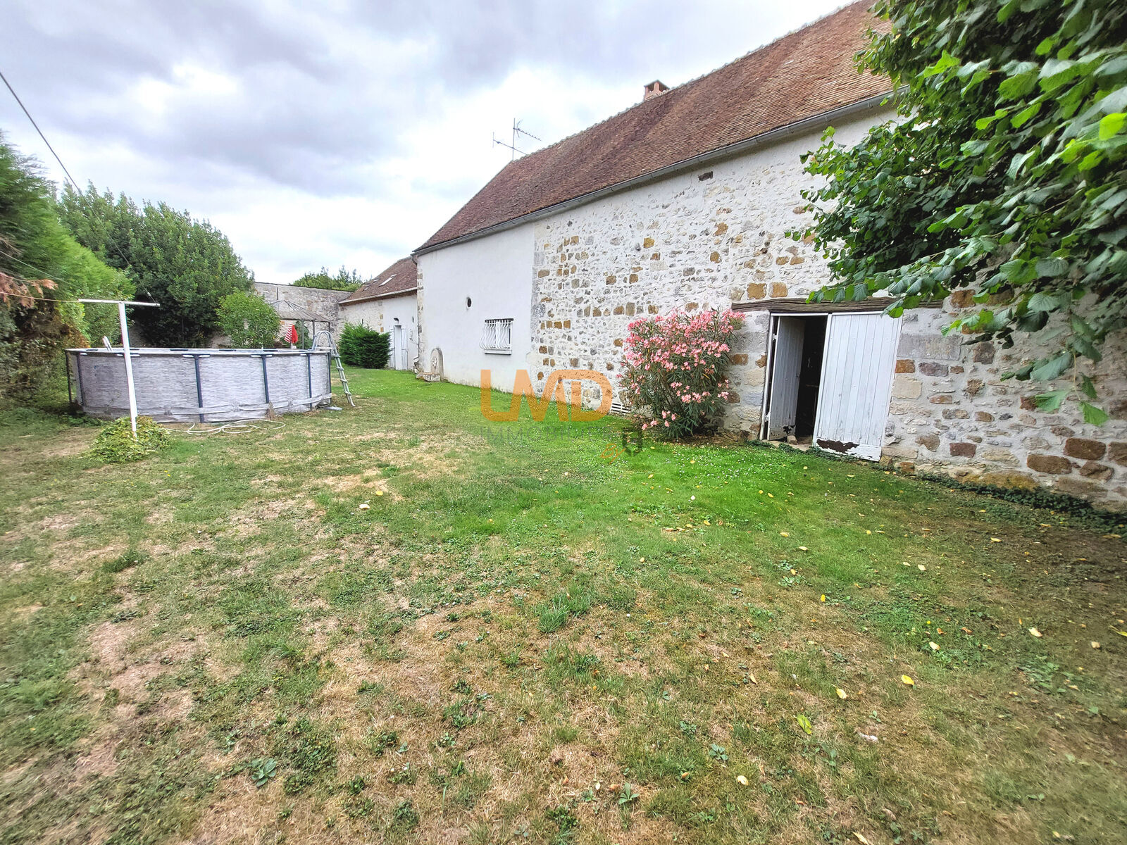 Donnemarie-Dontilly, Maison en pierre, sur terrain clos de murs - 19