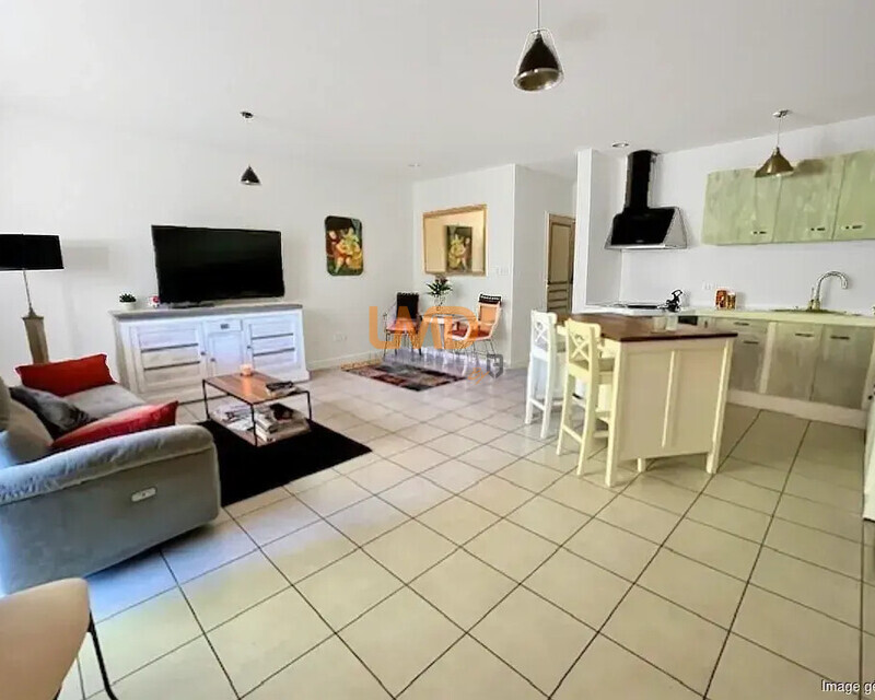 plain pied 2 chambres - terrasses - parkings - petit foncier  - Ia generated 1759238696