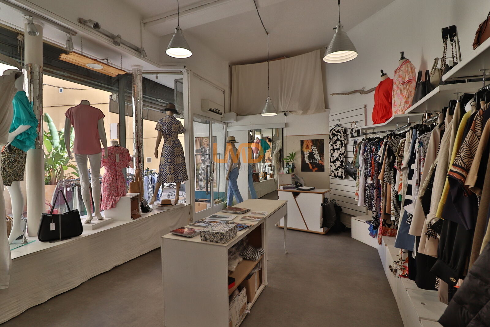 Fonds de Commerce - Prêt à Porter - Grande visibilité - Img 2586