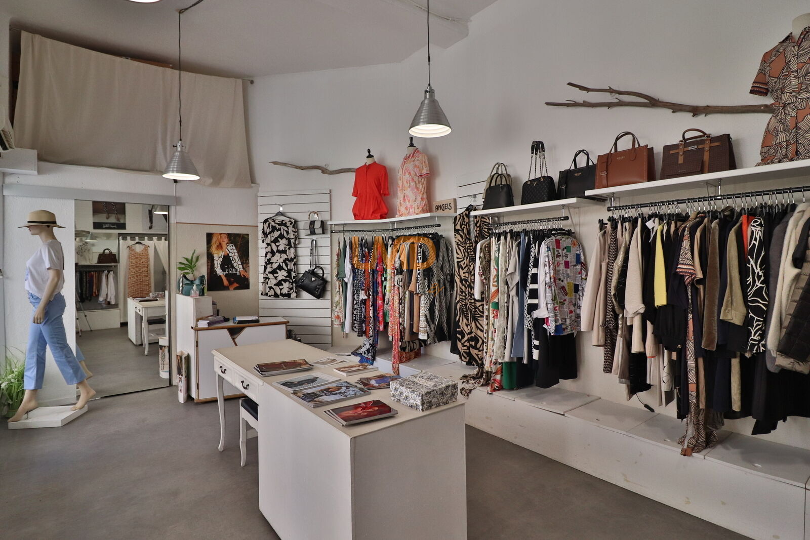 Fonds de Commerce - Prêt à Porter - Grande visibilité - Img 2585