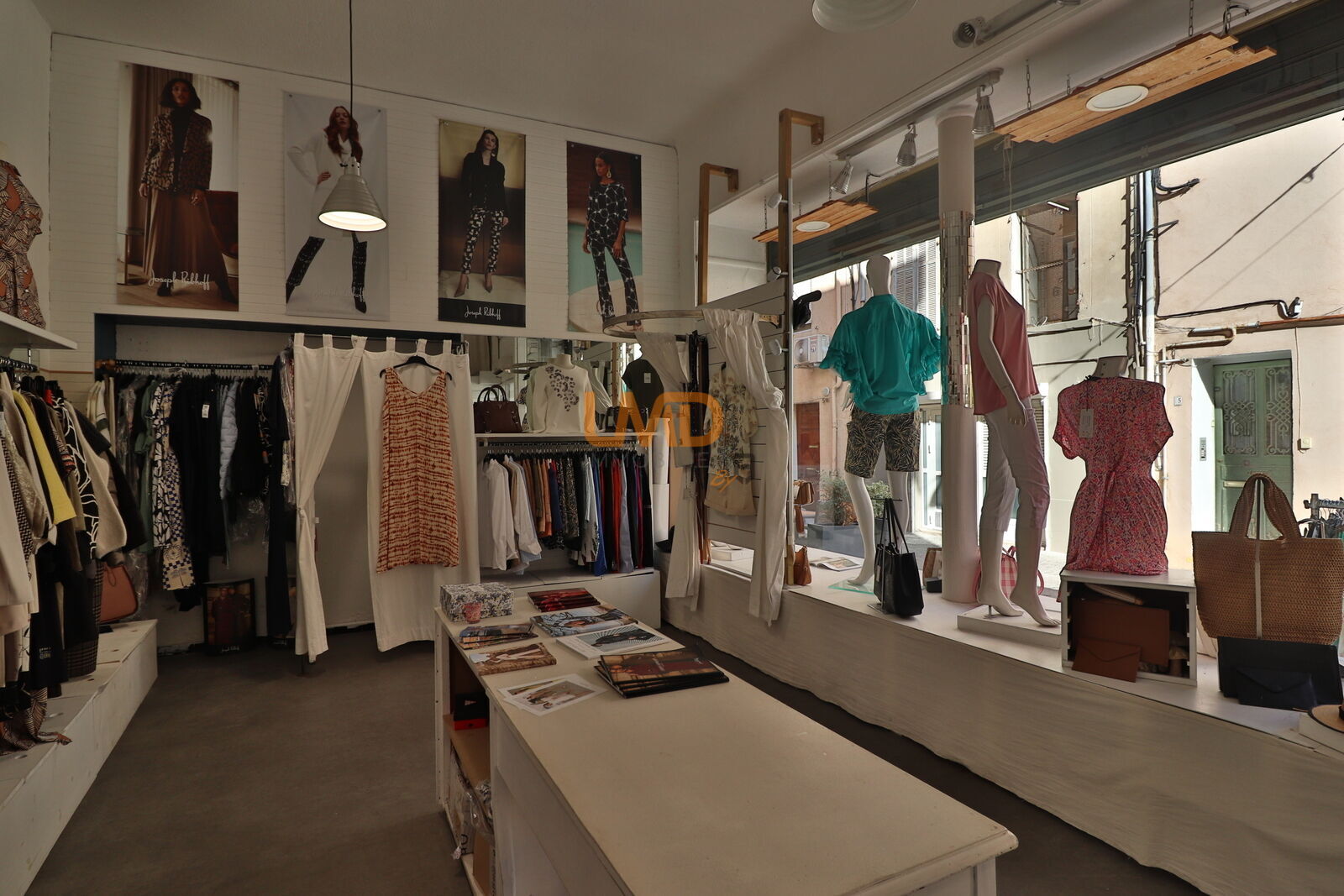 Fonds de Commerce - Prêt à Porter - Grande visibilité - Img 2584