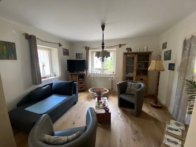 Petite maison semi-mitoyenne pleine de charme. - Séjour v