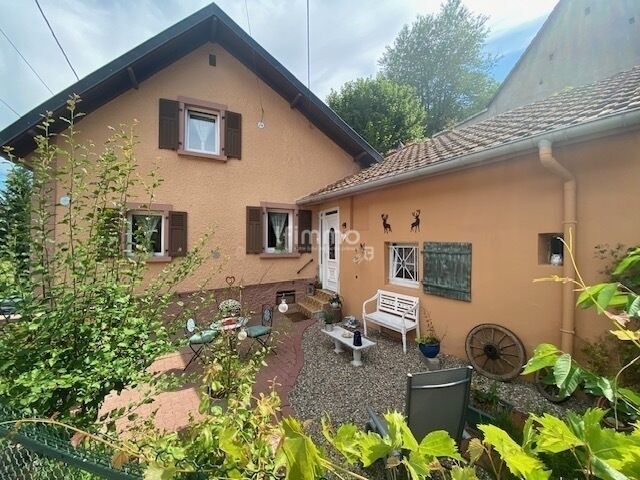 Petite maison semi-mitoyenne pleine de charme. - Photo étude de marché grethen victoria