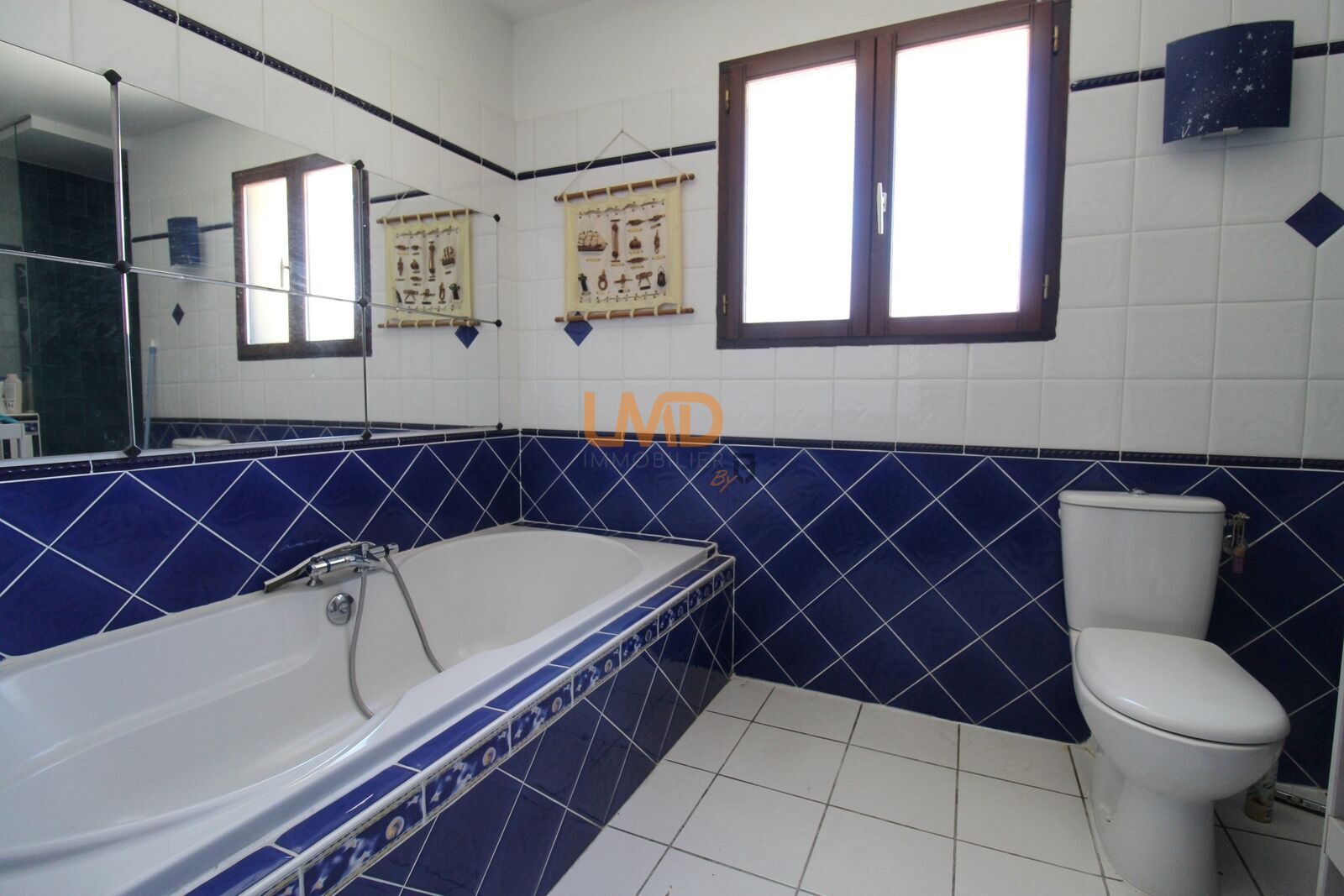 Villa T5 piscine et garage - 1000013376