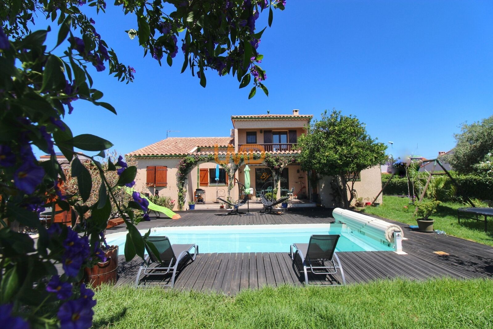 Villa T5 piscine et garage - 1000013379