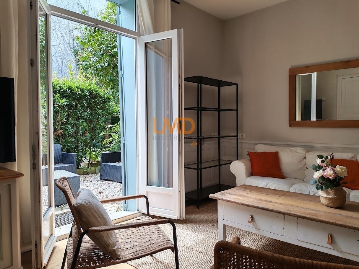 Duplex lumineux avec terrasse privative – Rennes hyper-centre - Duplex-rue-de-dinan-rennes-vue-exterieure-eric-margely