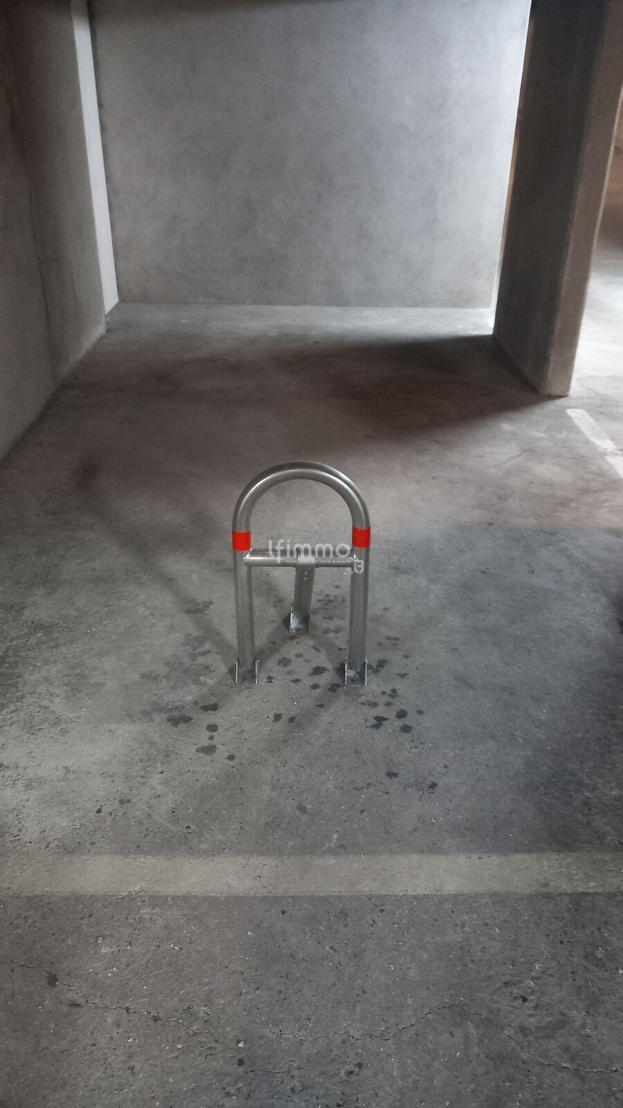 Emplacement de 12m50 à louer dans le 19ème Paris - Photo parking lel 23 2 24