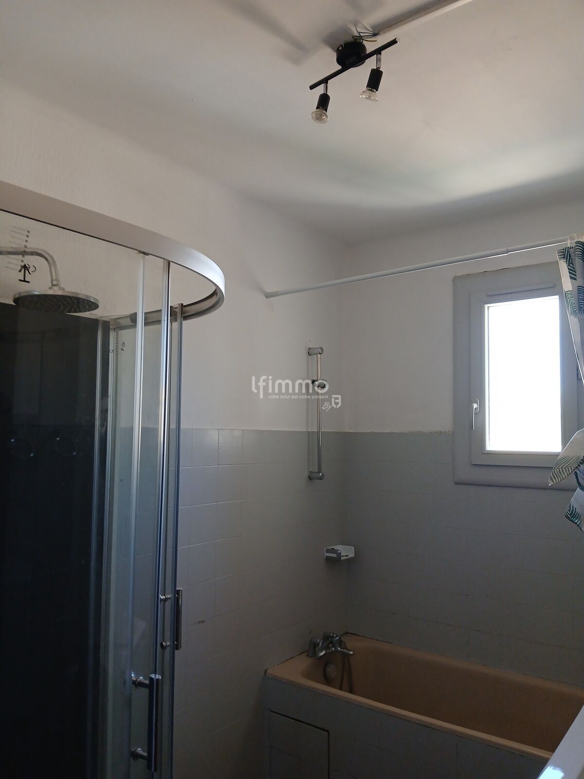 Immeuble en Pierre 216 M2  - 20250729 154022