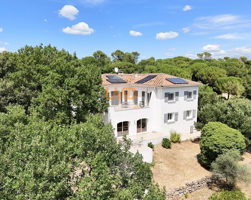 Saint Maximin: maison 286m2 sur 5000m2 - 6 voire 7 chambres - Propriété T10 de 286m2 Saint Maximin la Sainte Baume