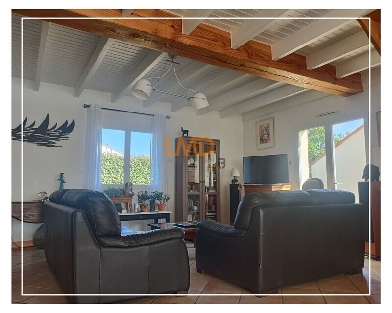  Maison familiale 194 m² à Bourgneuf-en-Retz - BOURGNEUF EN RETZ - Pièce de vie de 68 m² côté salon