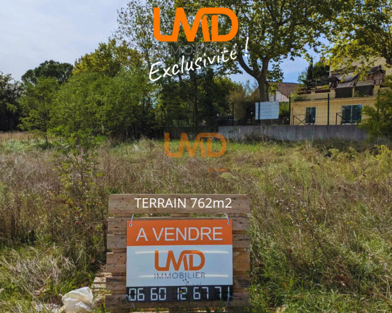 Terrain constructible de 762m2 - 102