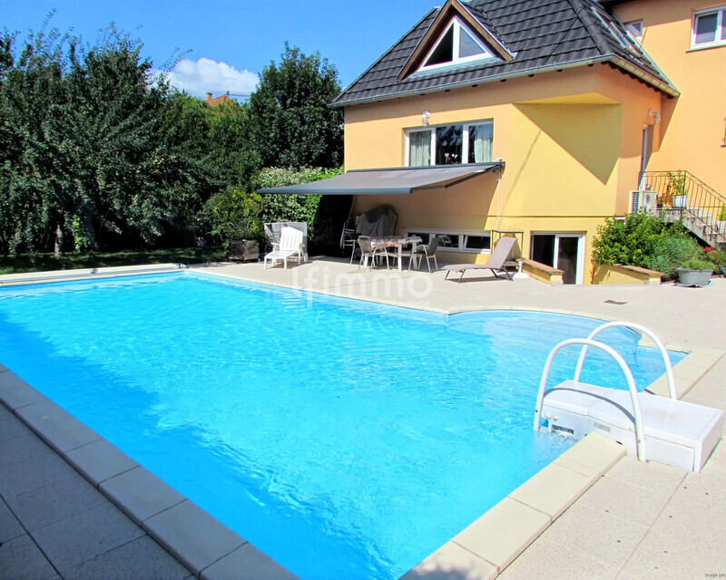 Villa 7 pièces avec piscine - Ia generated 1779291054