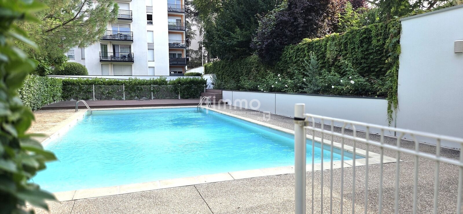 Appartement idéal investisseurs et bien situé! - Piscine 1