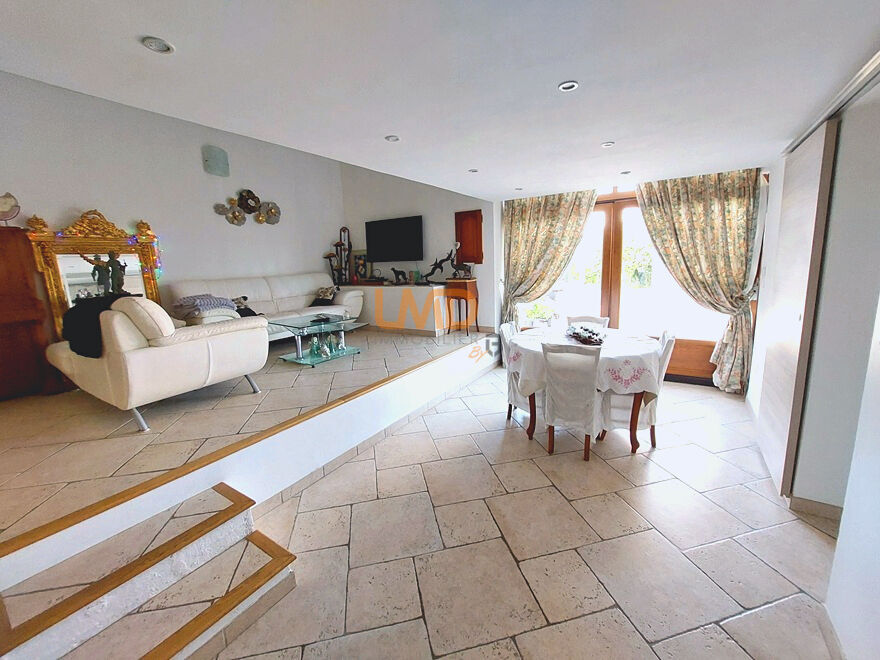 Donnemarie-Dontilly, maison 136 m² 4 chambres sur terrain clos. - 6.21