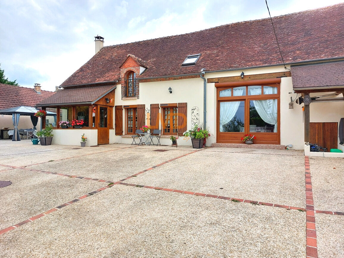 Donnemarie-Dontilly, maison 136 m² 4 chambres sur terrain clos. - 1