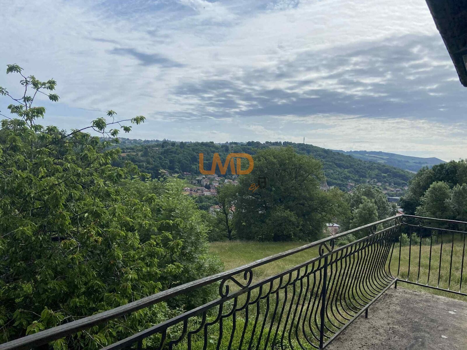 Maison avec terrain  - Ae4e0802-23df-4098-bacf-922f5b2df65f