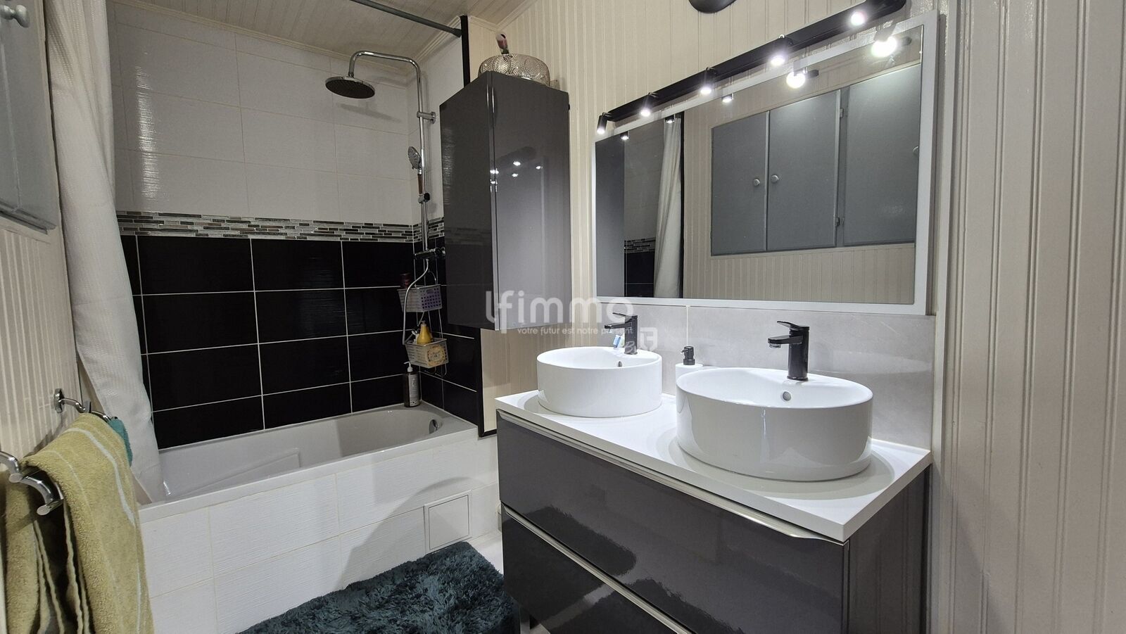 maison atypique à  Louvres de 82m² - Salle de bain