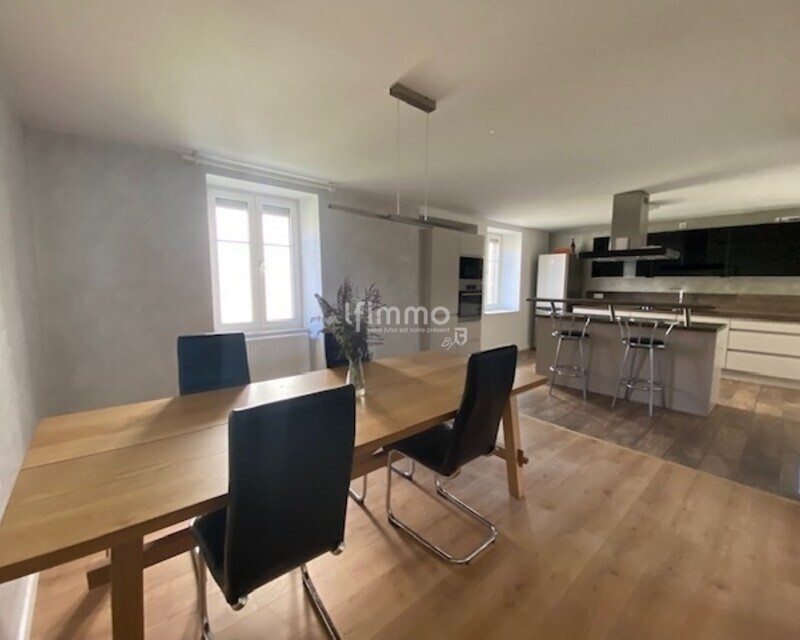 Ancien corps de ferme rénové, charme et modernité. - Photo sam et cuisine brenner