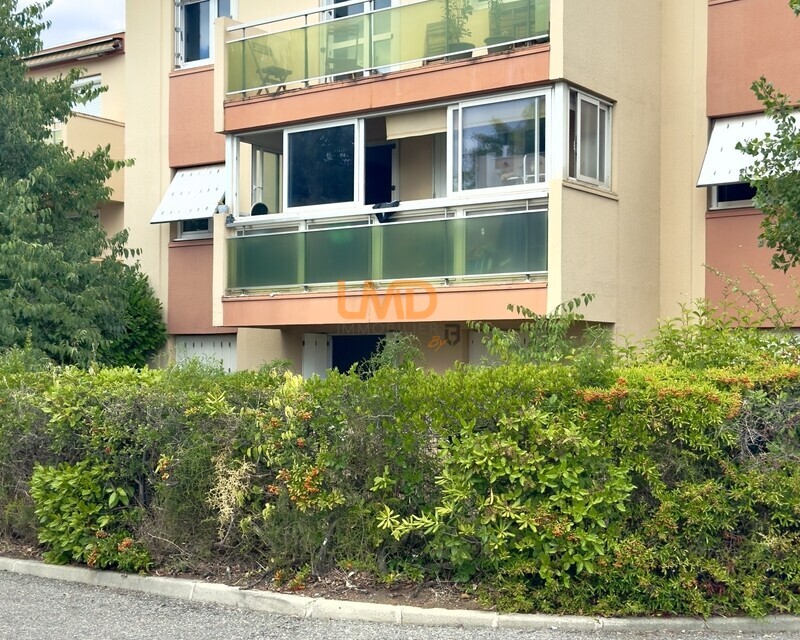 Idéal investisseur. T2 45 m²,parking privatif, secteur gare Saint Roch - Img 1842