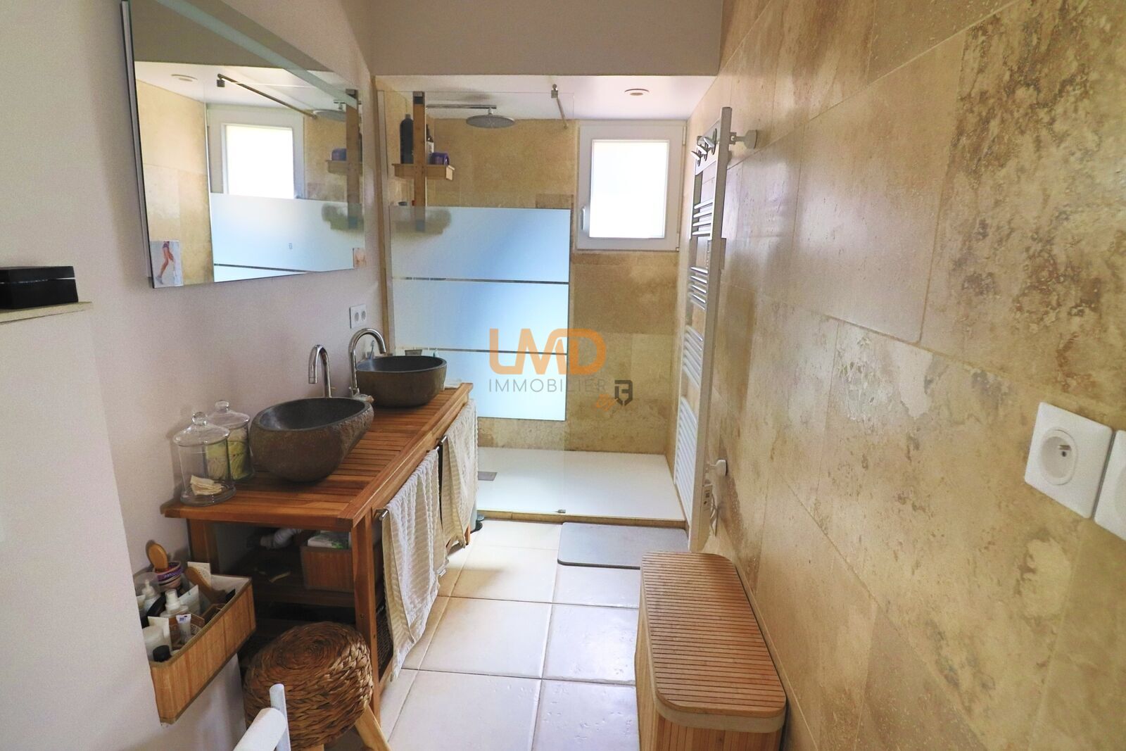 Maison T4 de 103m2 avec piscine Saint Maximin - 1dd4e5ef-f902-4109-bd49-50c84c69f30b 1 201 a