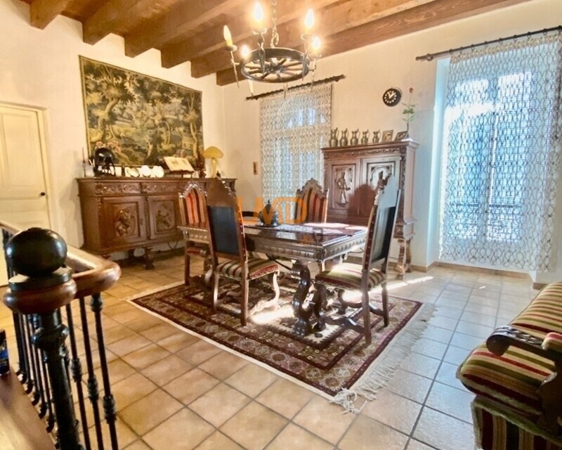 maison de ville - garage - patio  - maison proche centre-ville Nimes