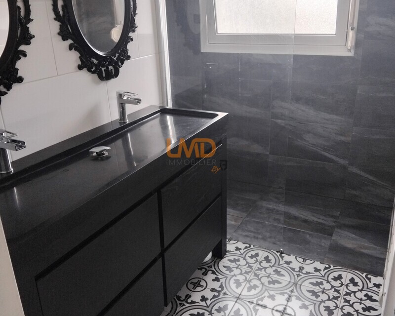 Maison avec magnifique terrain rare  - Img 20250716 120846