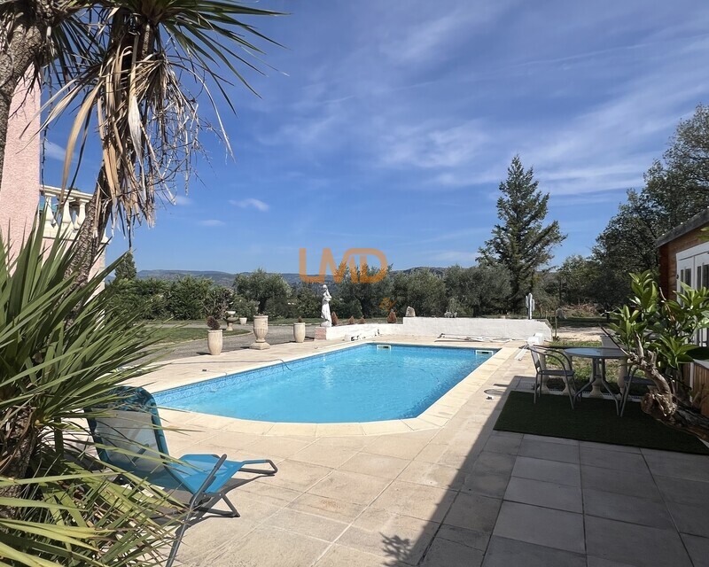 Villa de 120m2 avec piscine et vue dominante - Img 1086