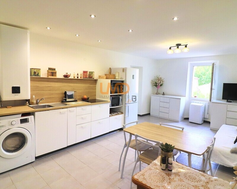 Appartement T3 52m2 avec grenier aménagé 11m2 - Appartement T3 Saint Maximin centre